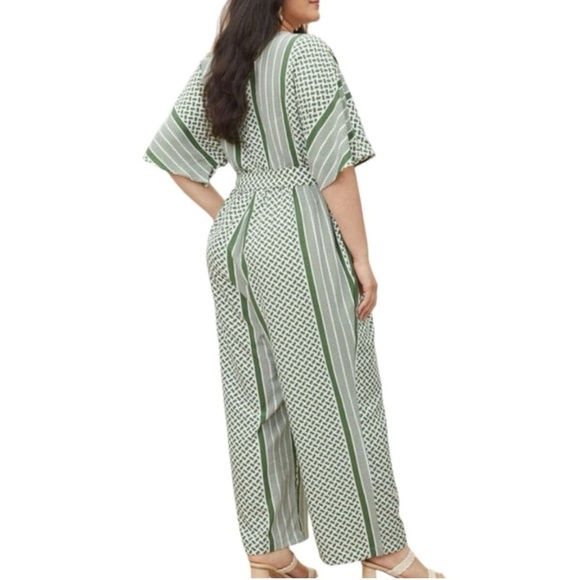 BloomChic Plus Size 2XL Green Striped Jumpsuit us18-20 - Picture 2 of 5